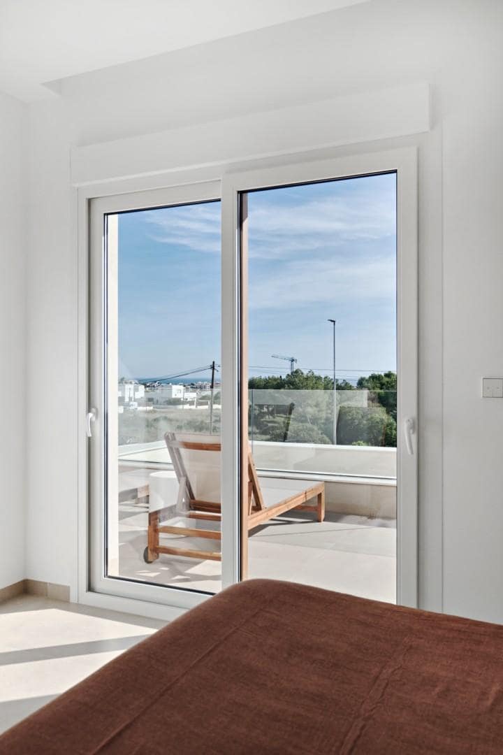 3 slaapkamer Villa te koop in Orihuela Costa met zwembad - € 760.000 (Ref: 9858826)