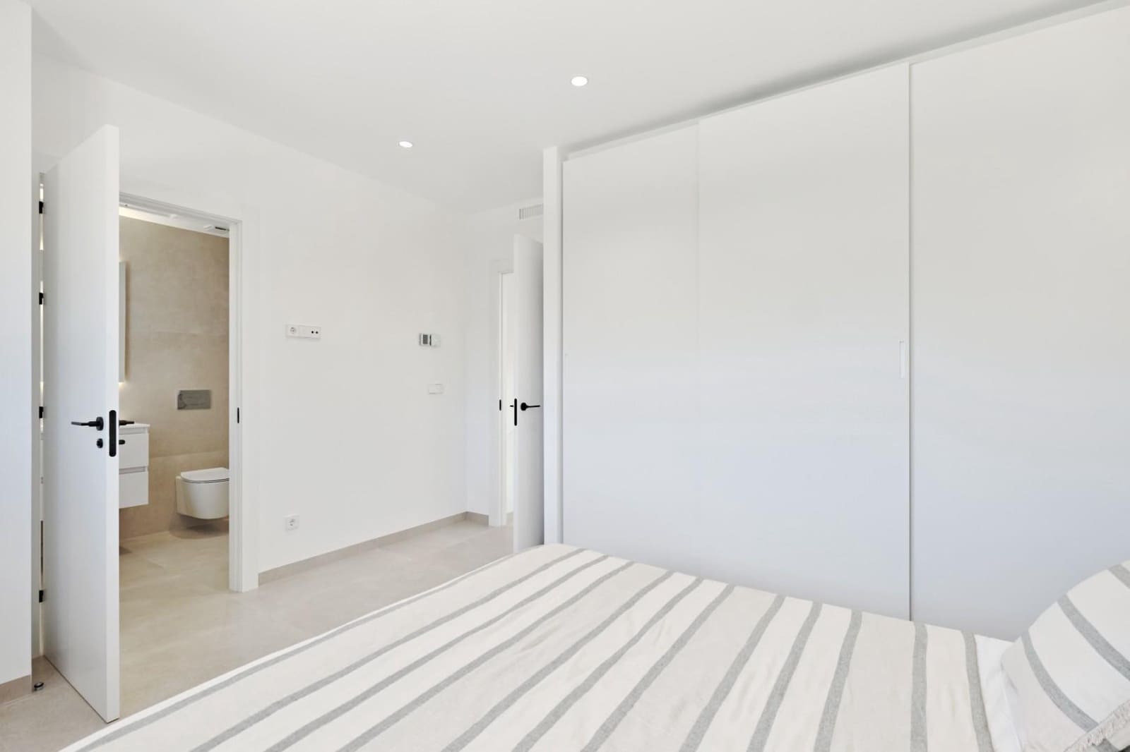 3 slaapkamer Villa te koop in Orihuela Costa met zwembad - € 760.000 (Ref: 9858826)