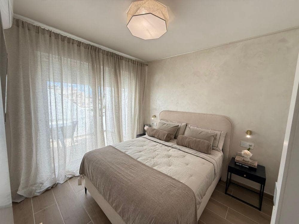 2 soverom Leilighet til salgs i Torrevieja med svømmebasseng - € 160 000 (Ref: 9860700)
