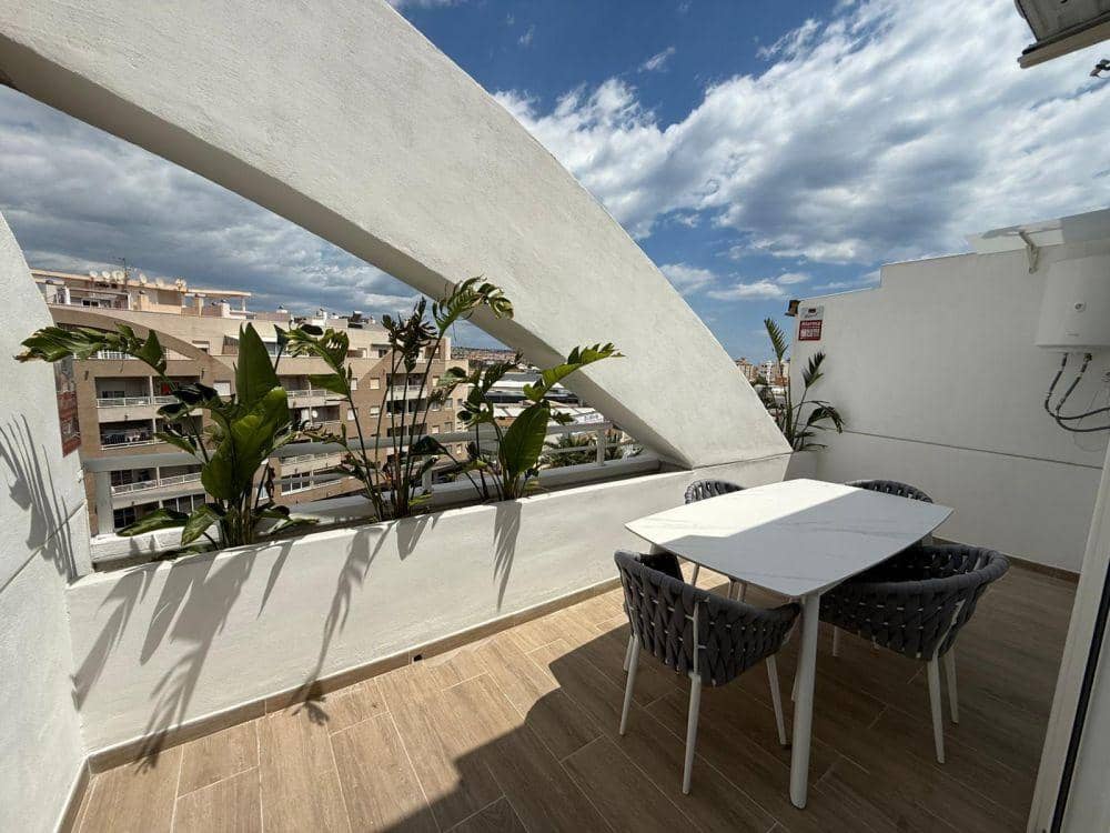 2 soverom Leilighet til salgs i Torrevieja med svømmebasseng - € 160 000 (Ref: 9860700)