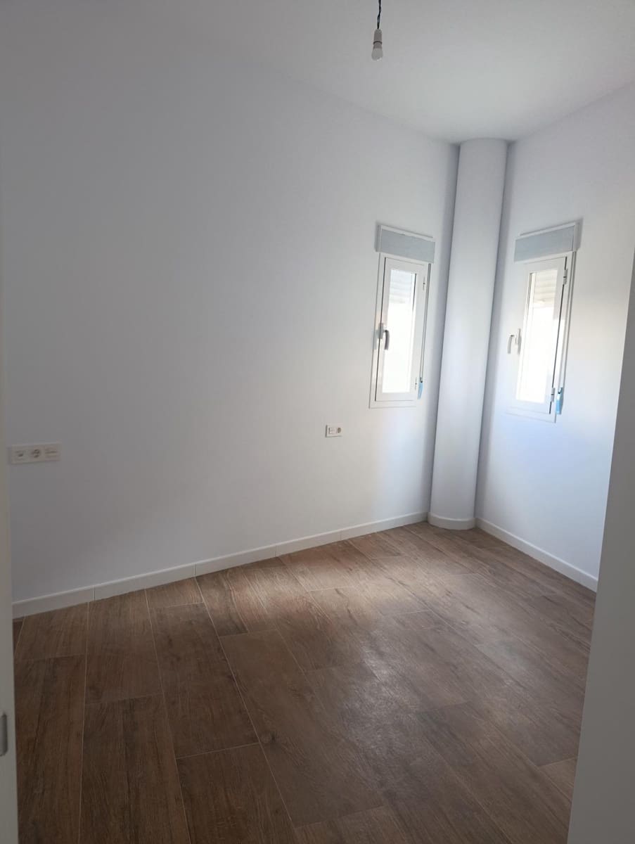 3 bedroom Apartment for sale in Garrucha with garage - € 165,000 (Ref: 8909986)