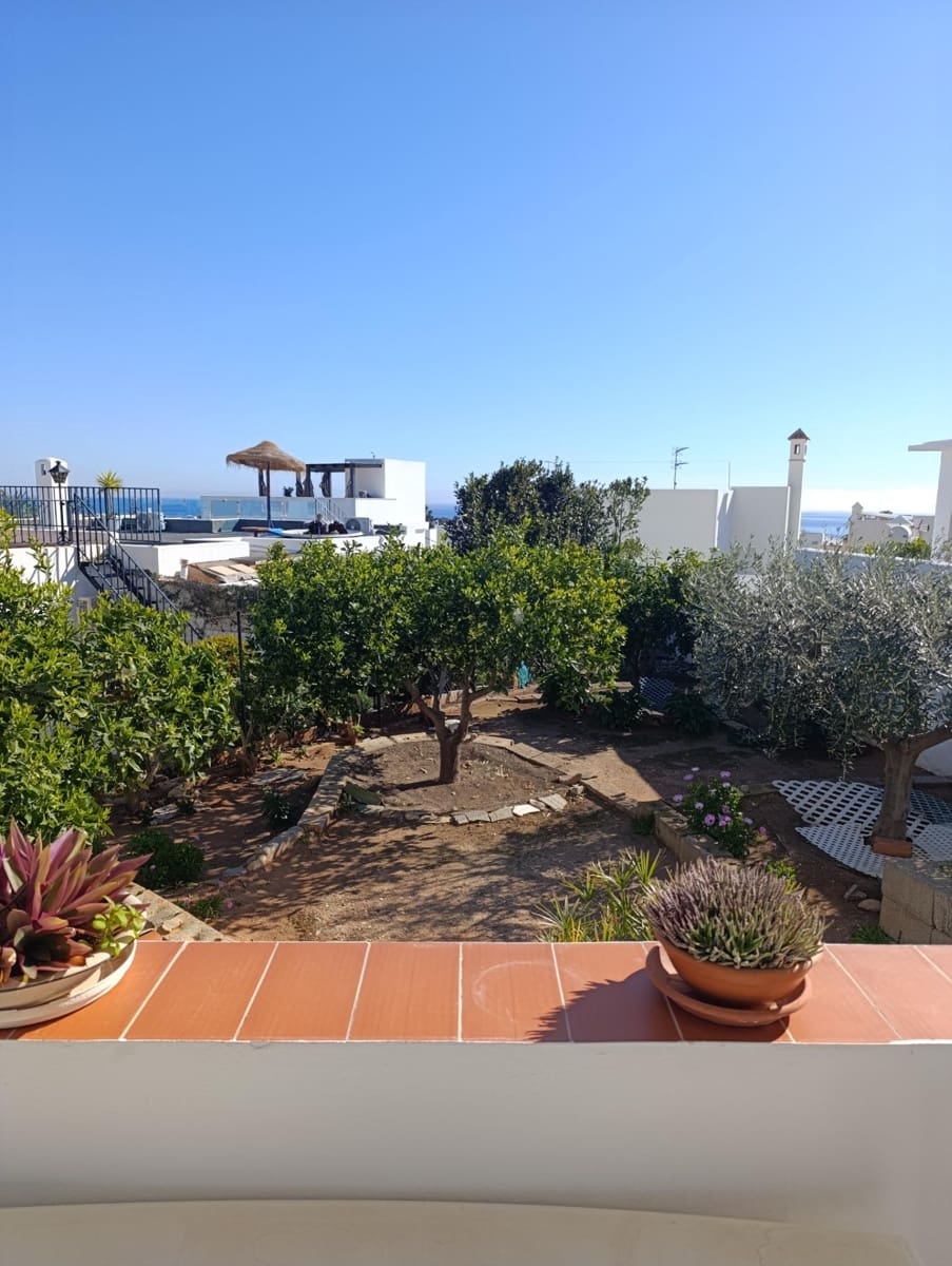 4 bedroom Villa for sale in Mojacar with garage - € 450,000 (Ref: 9639313)