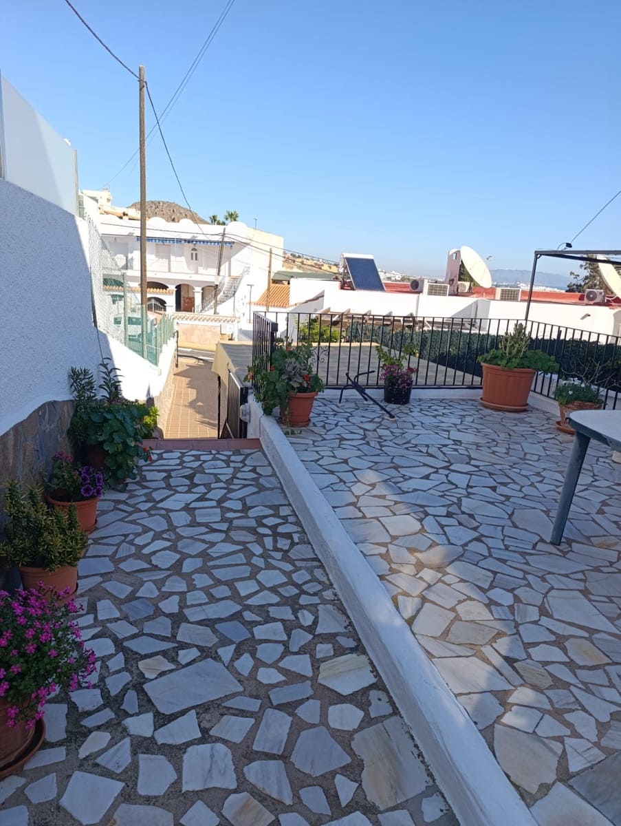 4 bedroom Villa for sale in Mojacar with garage - € 450,000 (Ref: 9639313)
