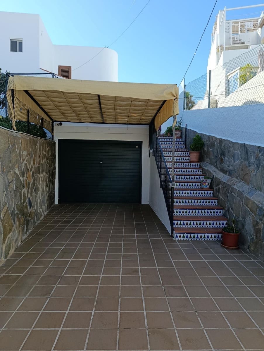 4 bedroom Villa for sale in Mojacar with garage - € 450,000 (Ref: 9639313)