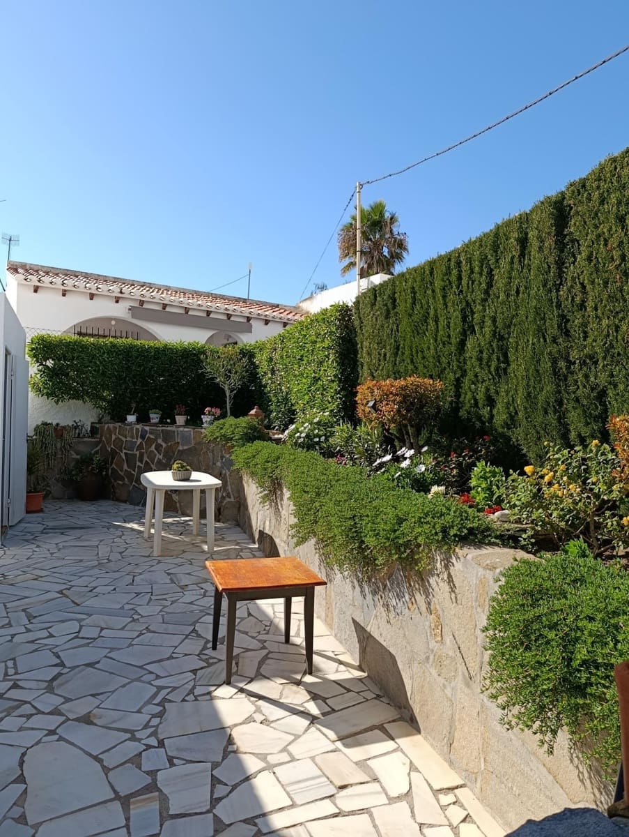 4 bedroom Villa for sale in Mojacar with garage - € 450,000 (Ref: 9639313)