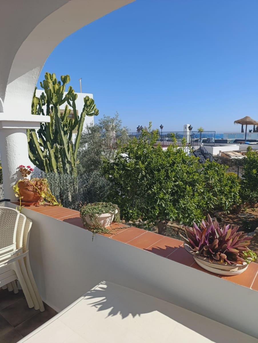 4 bedroom Villa for sale in Mojacar with garage - € 450,000 (Ref: 9639313)
