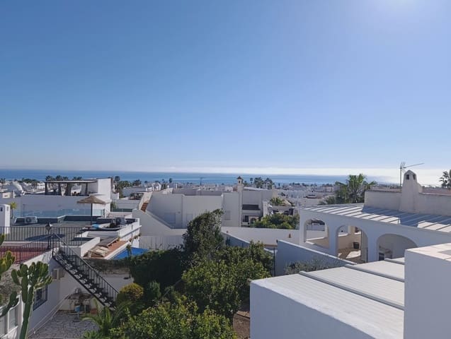 Chalet de 4 habitaciones en Mojácar en venta con garaje - 450.000 € (Ref: 9639313)