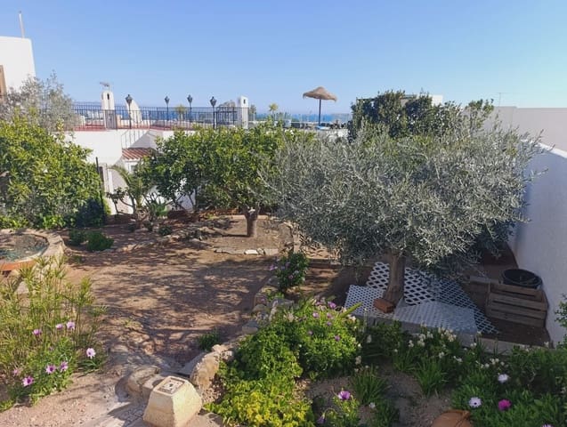 Chalet de 4 habitaciones en Mojácar en venta con garaje - 450.000 € (Ref: 9639313)