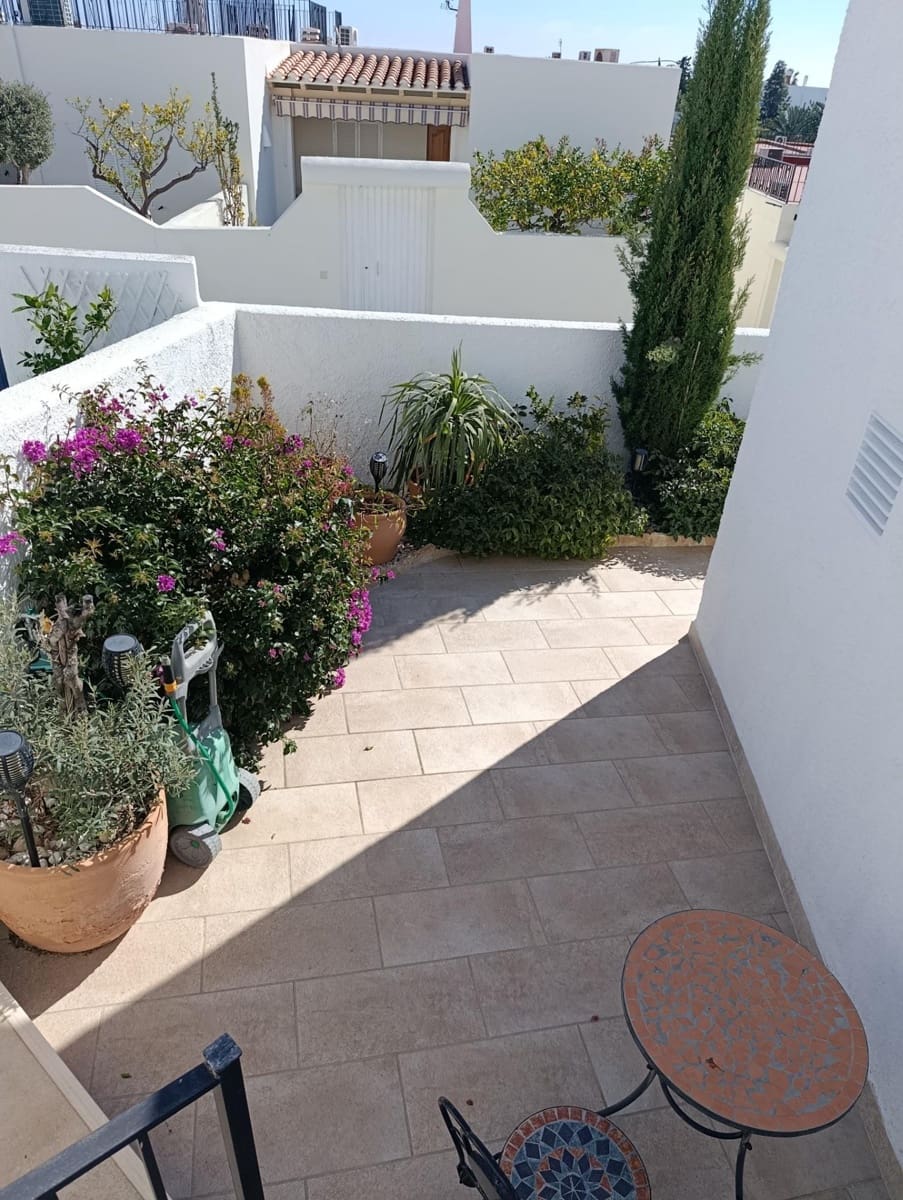 3 slaapkamer Rijtjeshuis te koop in Mojacar met zwembad garage - € 325.000 (Ref: 9661642)