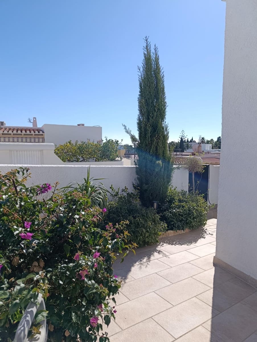 3 slaapkamer Rijtjeshuis te koop in Mojacar met zwembad garage - € 325.000 (Ref: 9661642)