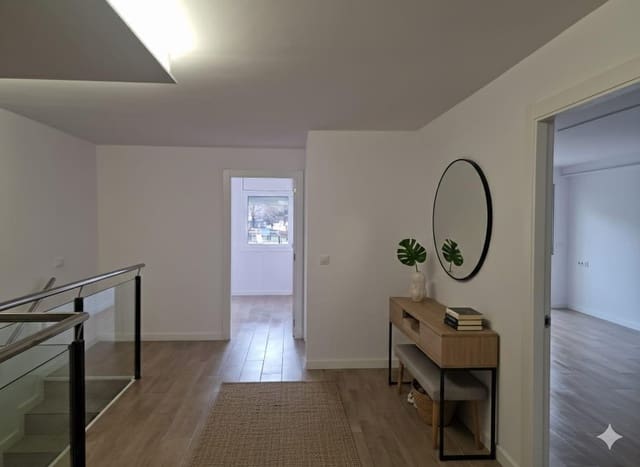 3 makuuhuone Huoneisto myytävänä paikassa Girona kaupunki - 398 000 € (Ref: 9876774)