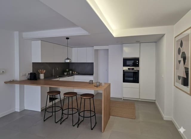 3 makuuhuone Huoneisto myytävänä paikassa Girona kaupunki - 398 000 € (Ref: 9876774)