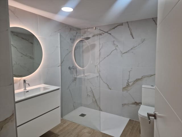 3 makuuhuone Huoneisto myytävänä paikassa Girona kaupunki - 398 000 € (Ref: 9876774)