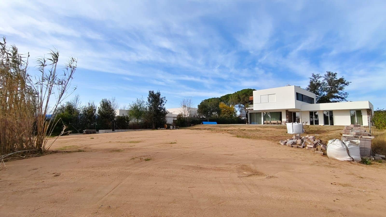Byggegrund til salg i Girona by - € 630.000 (Ref: 9876776)