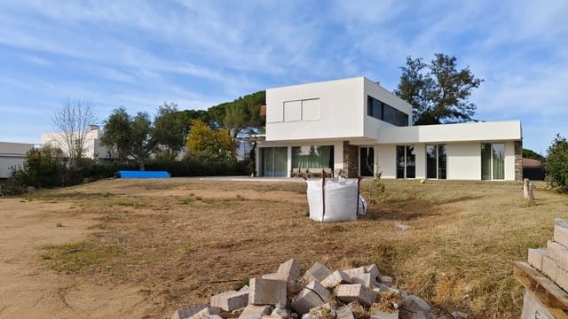 Byggegrund til salg i Girona by - € 630.000 (Ref: 9876776)