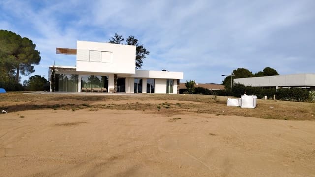 Byggegrund til salg i Girona by - € 630.000 (Ref: 9876776)