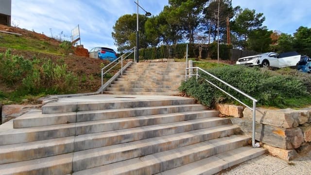 Byggegrund til salg i Girona by - € 630.000 (Ref: 9876776)