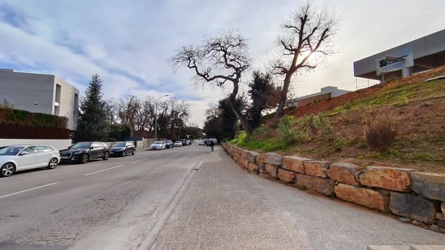 Byggegrund til salg i Girona by - € 630.000 (Ref: 9876776)