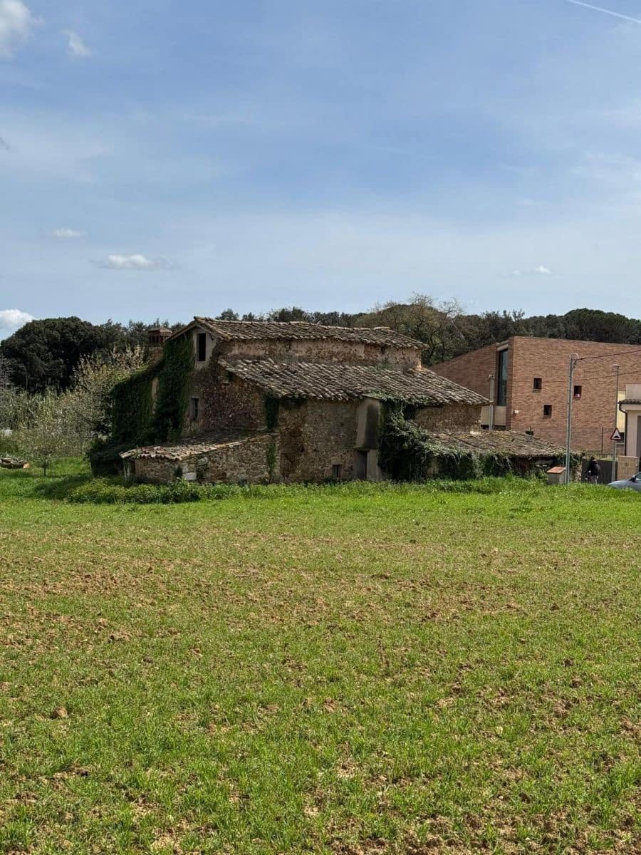 Finca/Landehus til salg i Aiguaviva - € 330.000 (Ref: 9876786)
