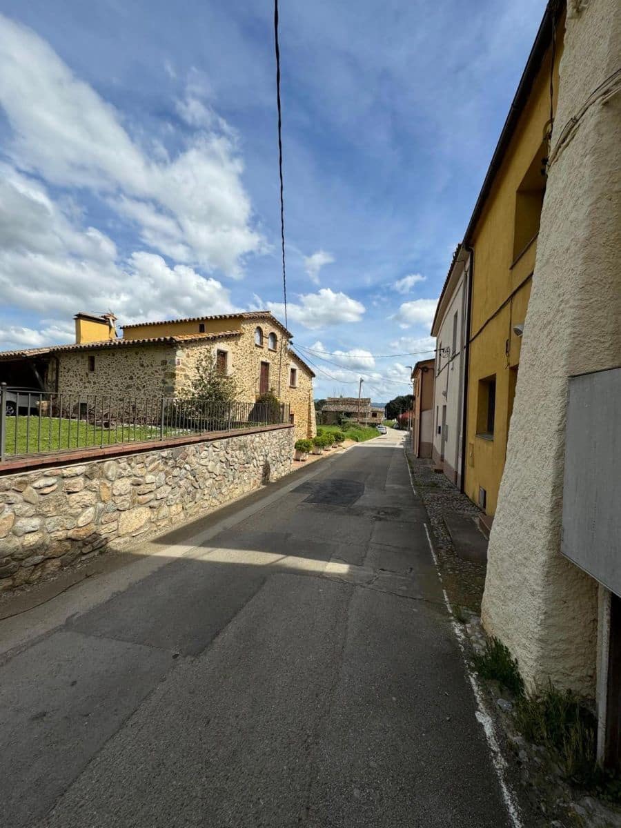 Finca/Landehus til salg i Aiguaviva - € 330.000 (Ref: 9876786)