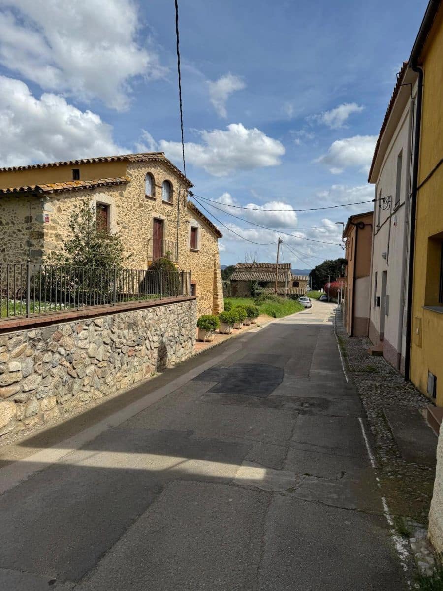 Finca/Landehus til salg i Aiguaviva - € 330.000 (Ref: 9876786)