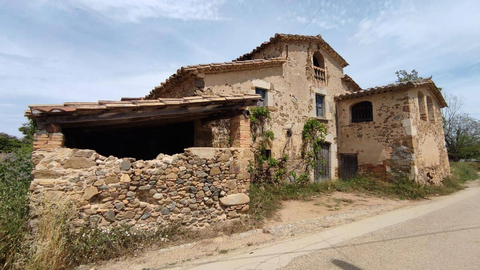 Finca/Landehus til salg i Aiguaviva - € 330.000 (Ref: 9876786)