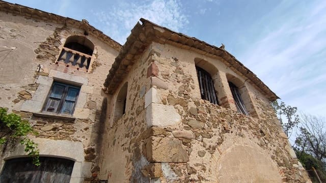 Finca/Landehus til salg i Aiguaviva - € 330.000 (Ref: 9876786)