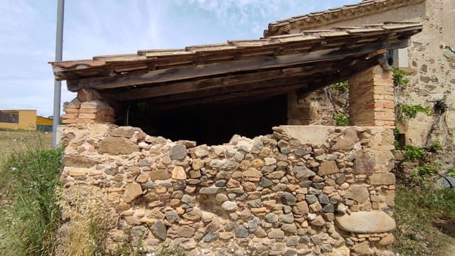 Finca/Landehus til salg i Aiguaviva - € 330.000 (Ref: 9876786)