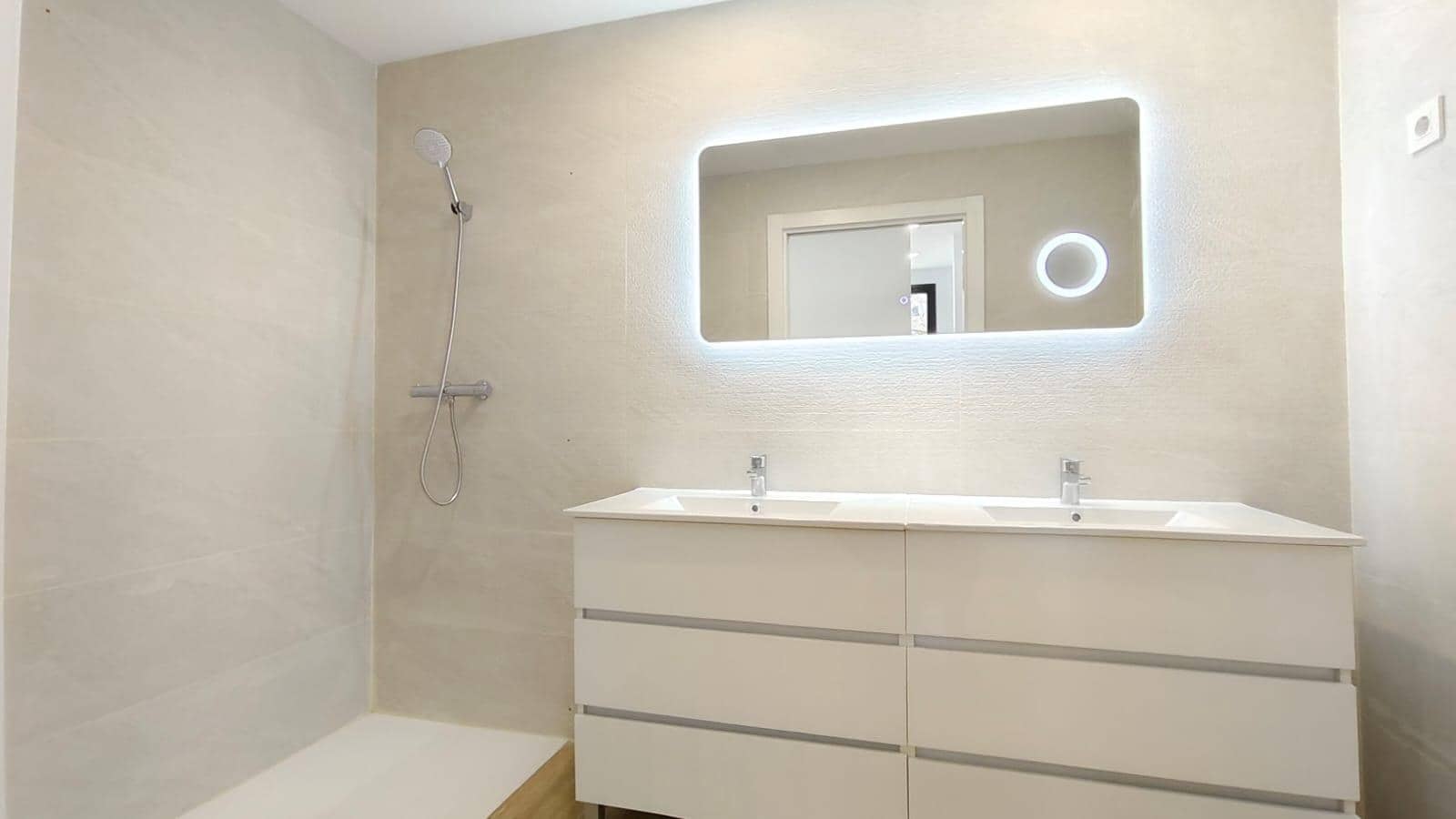 3 quarto Apartamento para venda em Girona cidade com garagem - 407 000 € (Ref: 9876792)