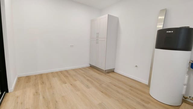 3 makuuhuone Asunto myytävänä paikassa Girona kaupunki mukana 
autotalli - 407 000 € (Ref: 9876792)