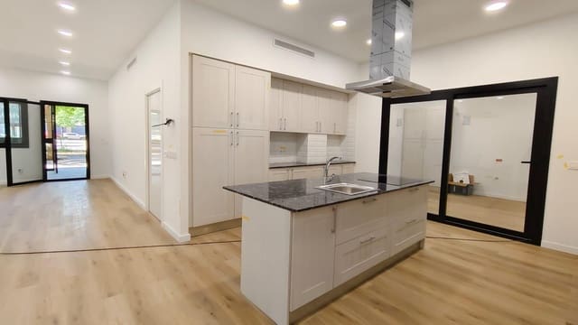 3 makuuhuone Asunto myytävänä paikassa Girona kaupunki mukana 
autotalli - 407 000 € (Ref: 9876792)