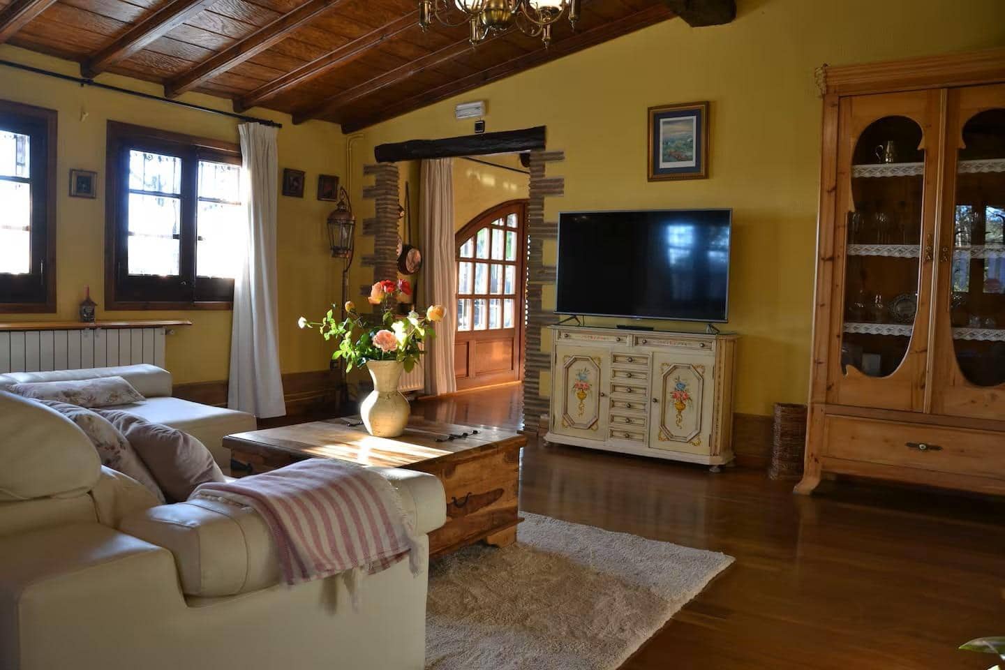 5 bedroom Business for sale in Peralada - € 1,850,000 (Ref: 9876797)