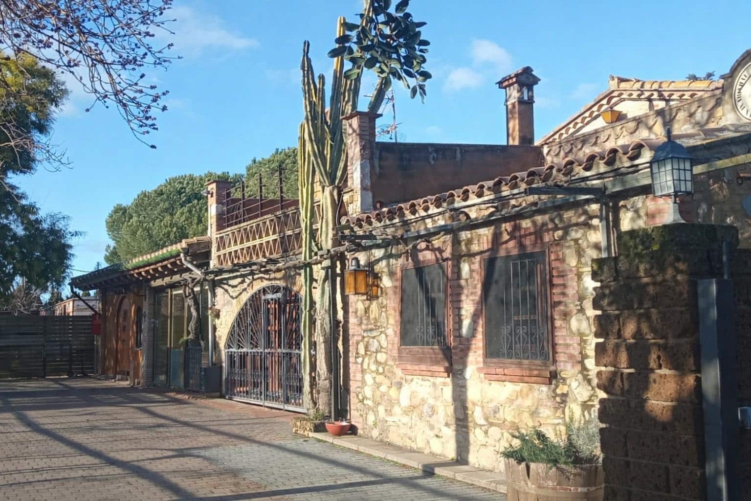 5 bedroom Business for sale in Peralada - € 1,850,000 (Ref: 9876797)