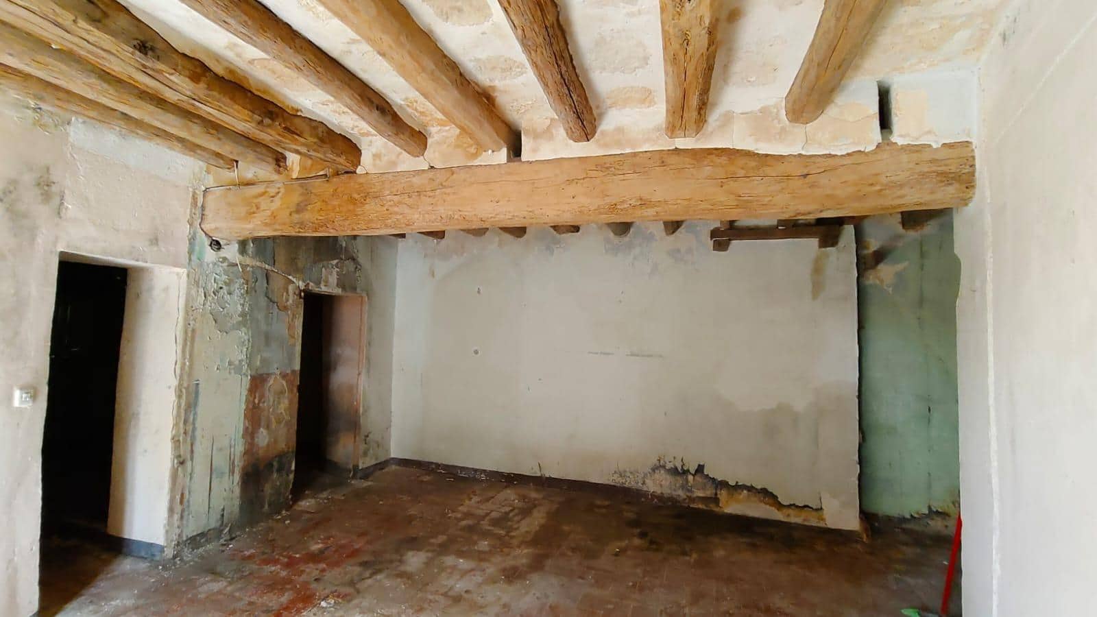 8 bedroom Finca/Country House for sale in Cornella del Terri - € 375,000 (Ref: 9876804)