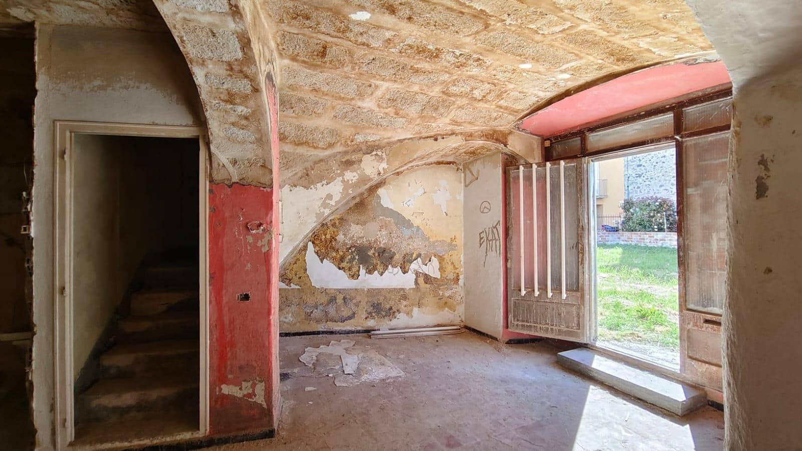 8 bedroom Finca/Country House for sale in Cornella del Terri - € 375,000 (Ref: 9876804)