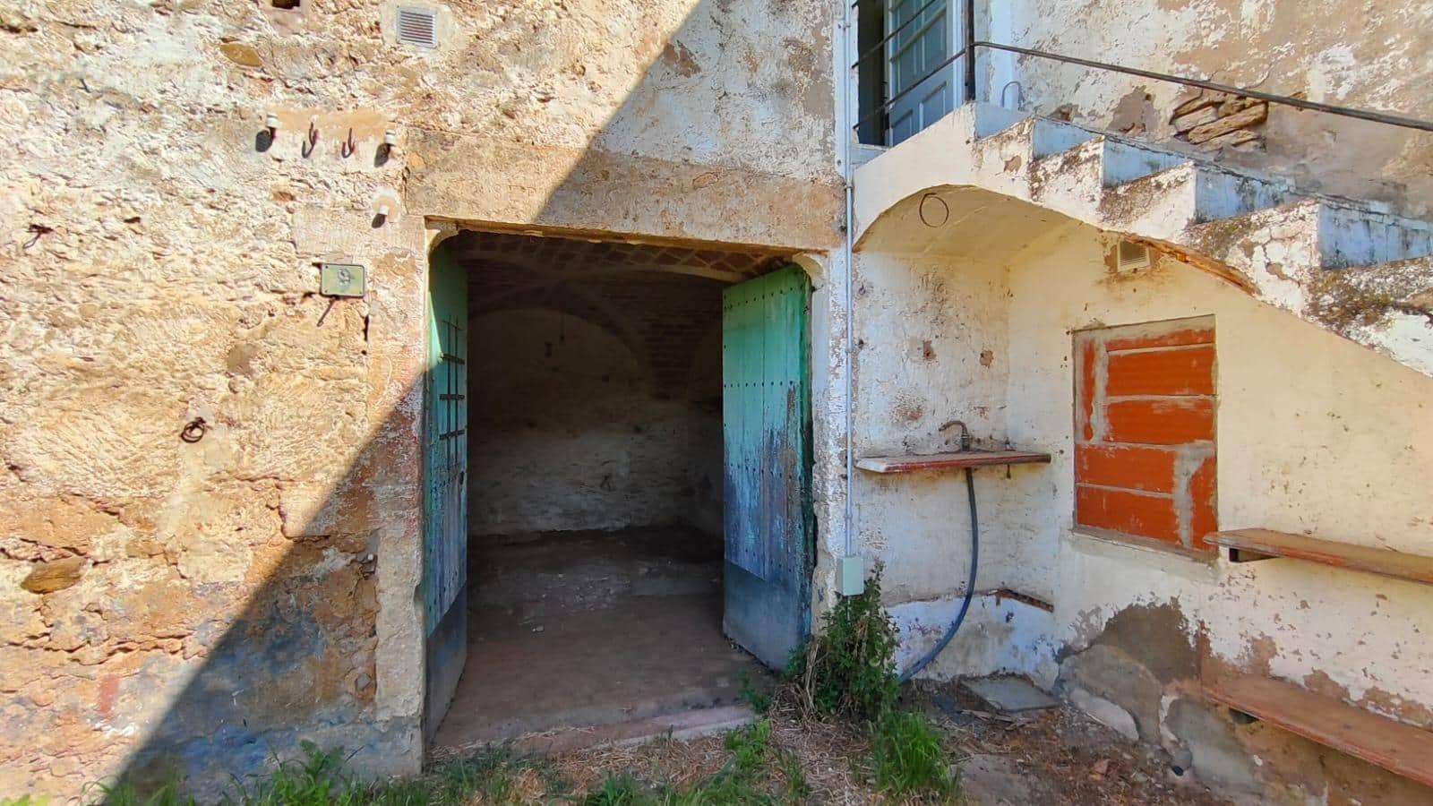 8 bedroom Finca/Country House for sale in Cornella del Terri - € 375,000 (Ref: 9876804)