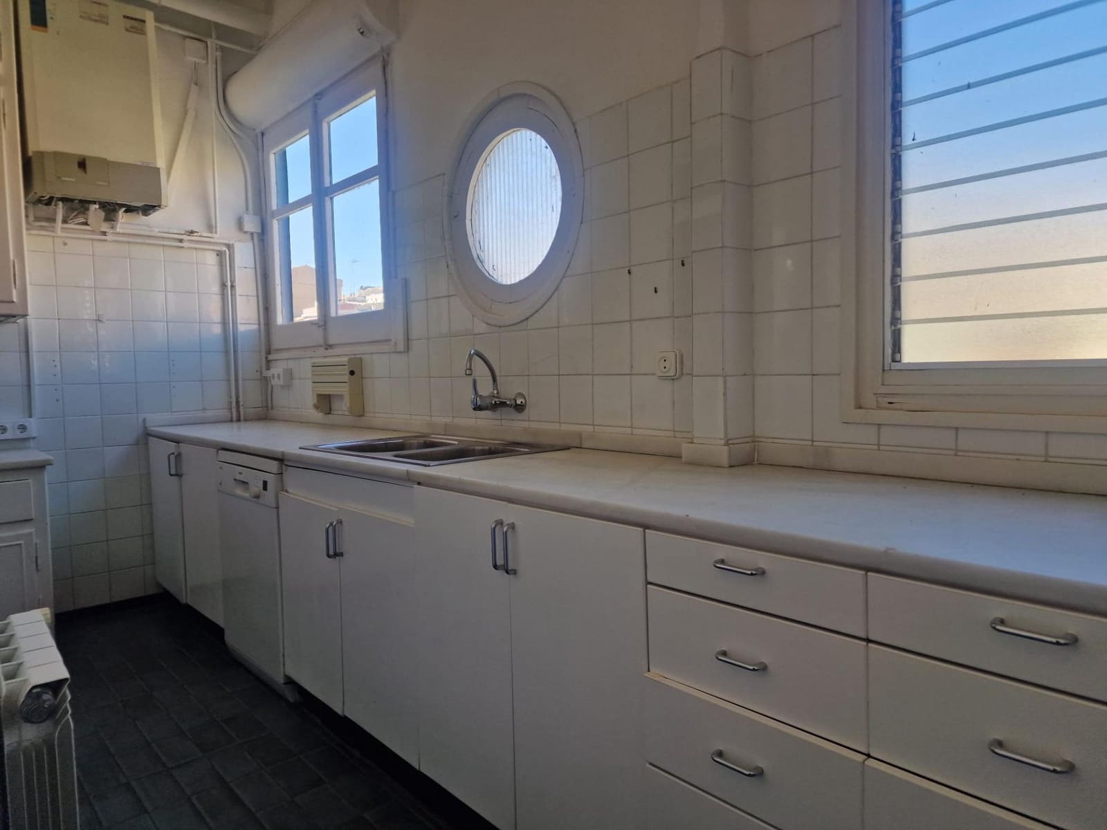 3 bedroom Flat for sale in Girona city - € 498,000 (Ref: 9876808)