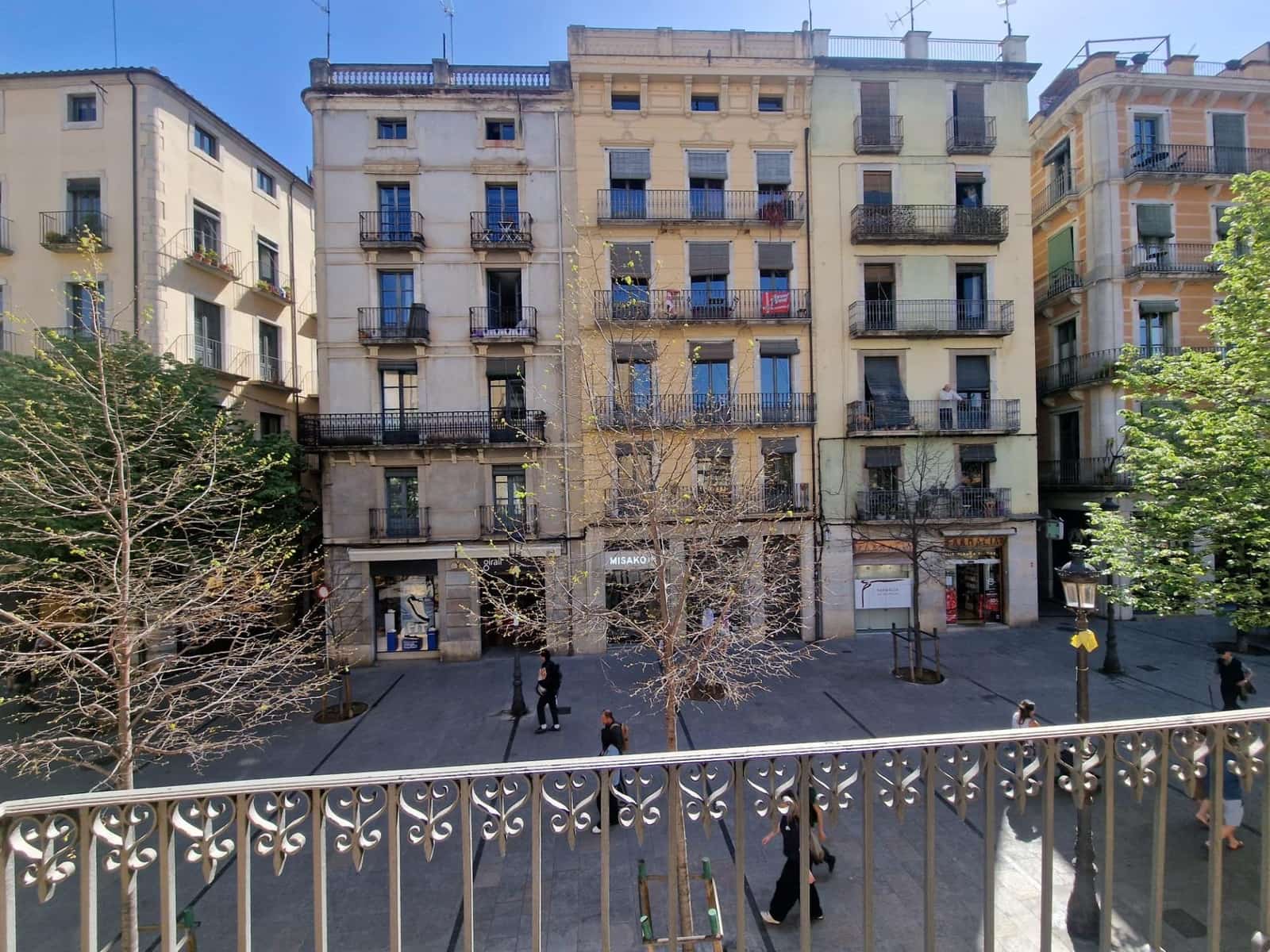 3 bedroom Flat for sale in Girona city - € 498,000 (Ref: 9876808)