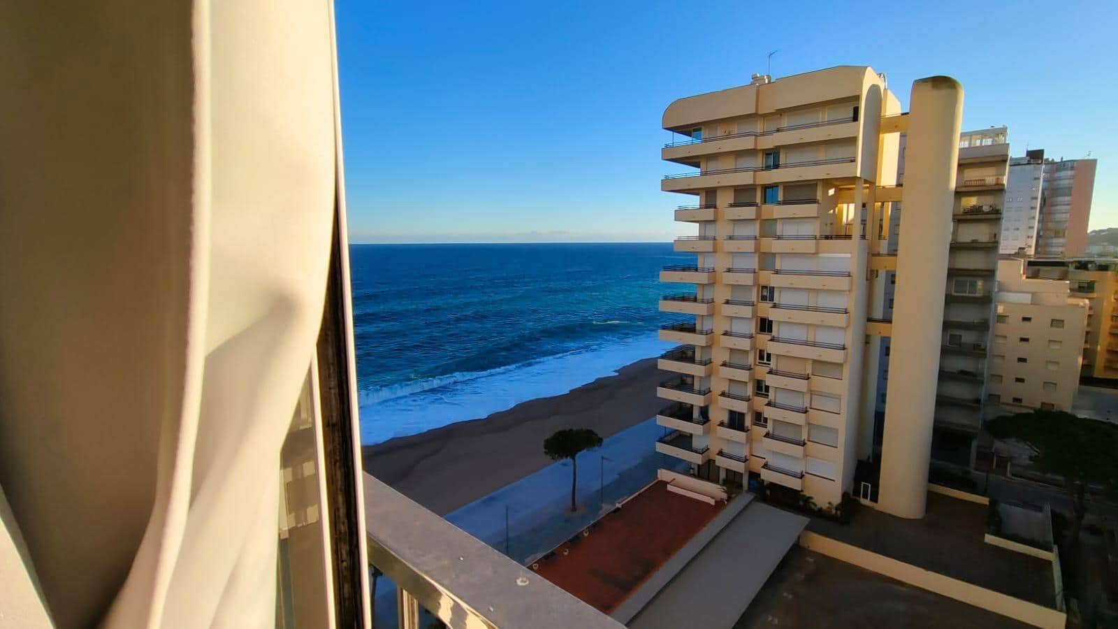 3 bedroom Flat for rent in Platja d'Aro - € 3,800 (Ref: 9878957)