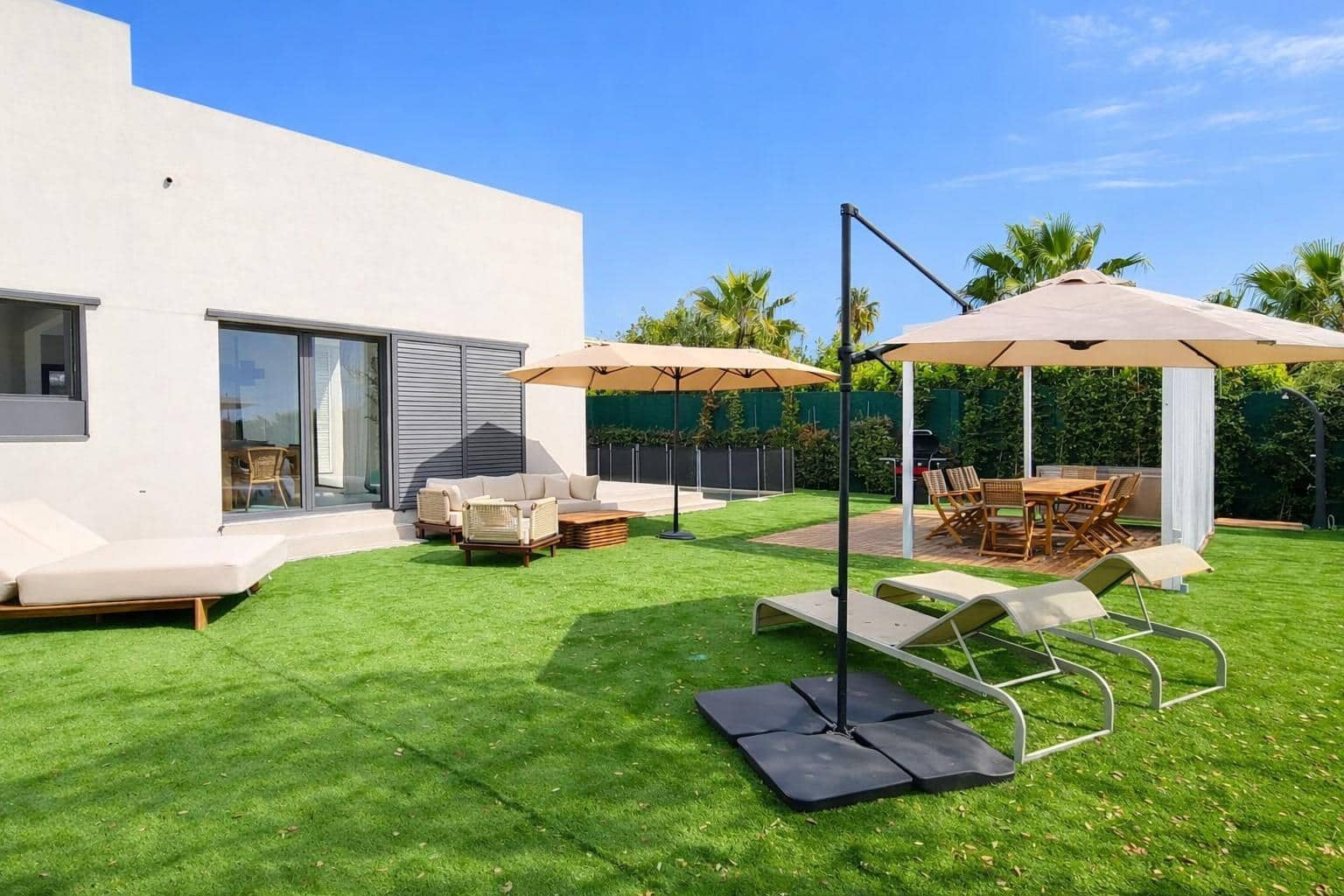 5 bedroom Villa for rent in S'Agaro with pool garage - € 8,000 (Ref: 9878961)
