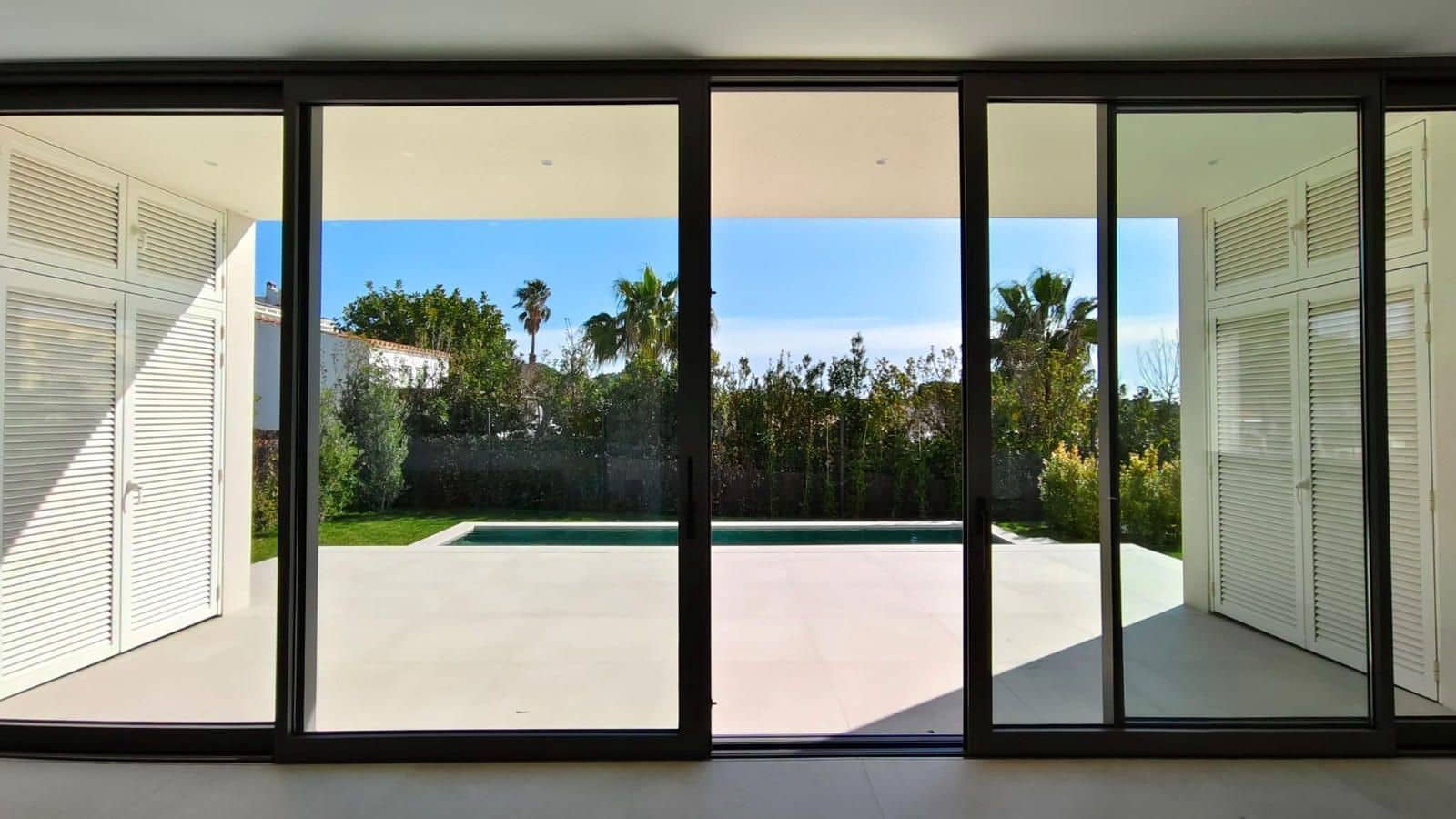 5 bedroom Villa for rent in S'Agaro with pool garage - € 8,000 (Ref: 9878961)