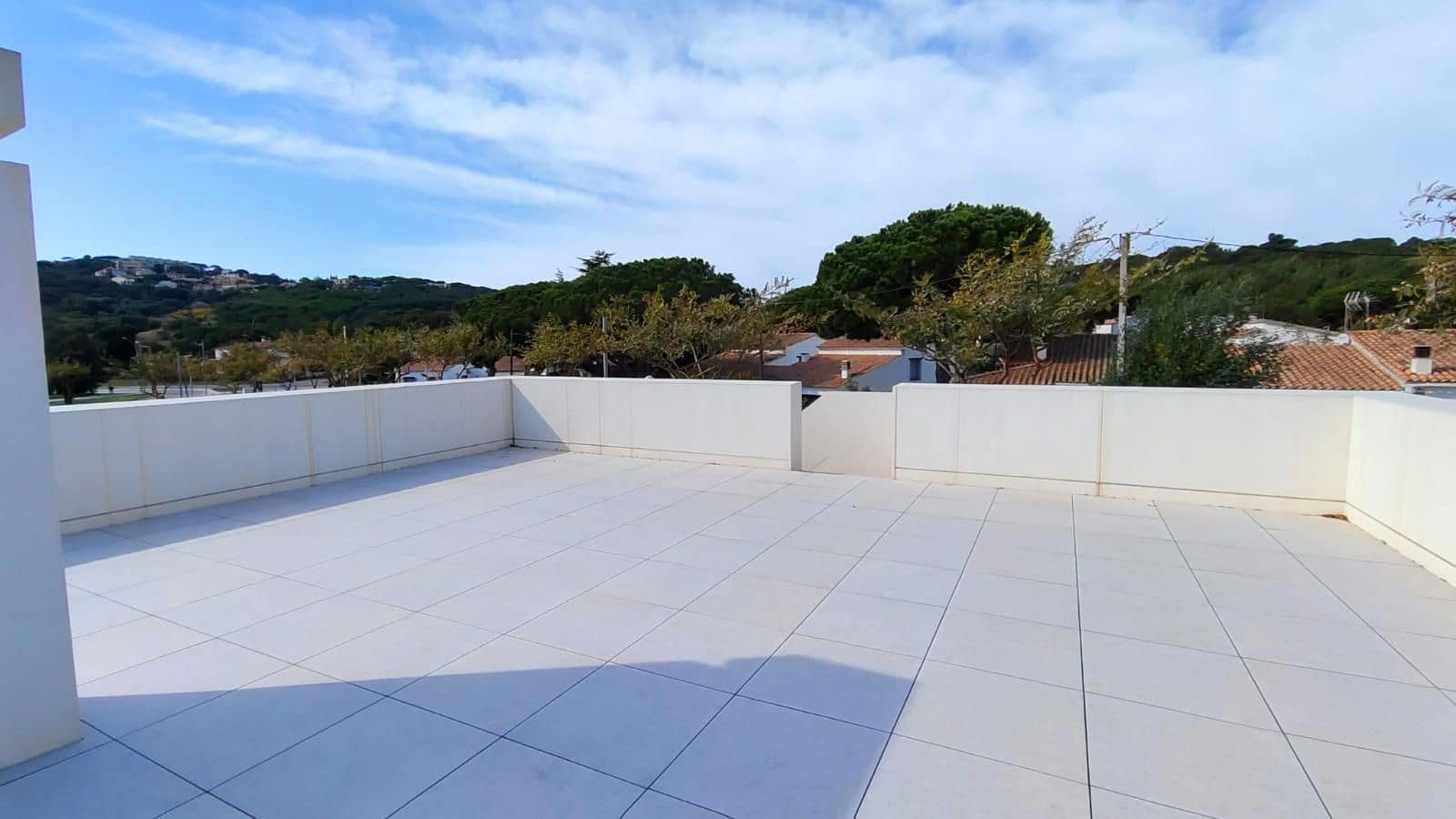 5 bedroom Villa for rent in S'Agaro with pool garage - € 8,000 (Ref: 9878961)