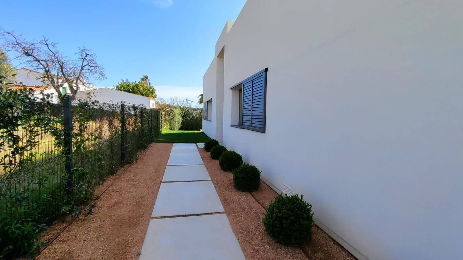 5 bedroom Villa for rent in S'Agaro with pool garage - € 8,000 (Ref: 9878961)
