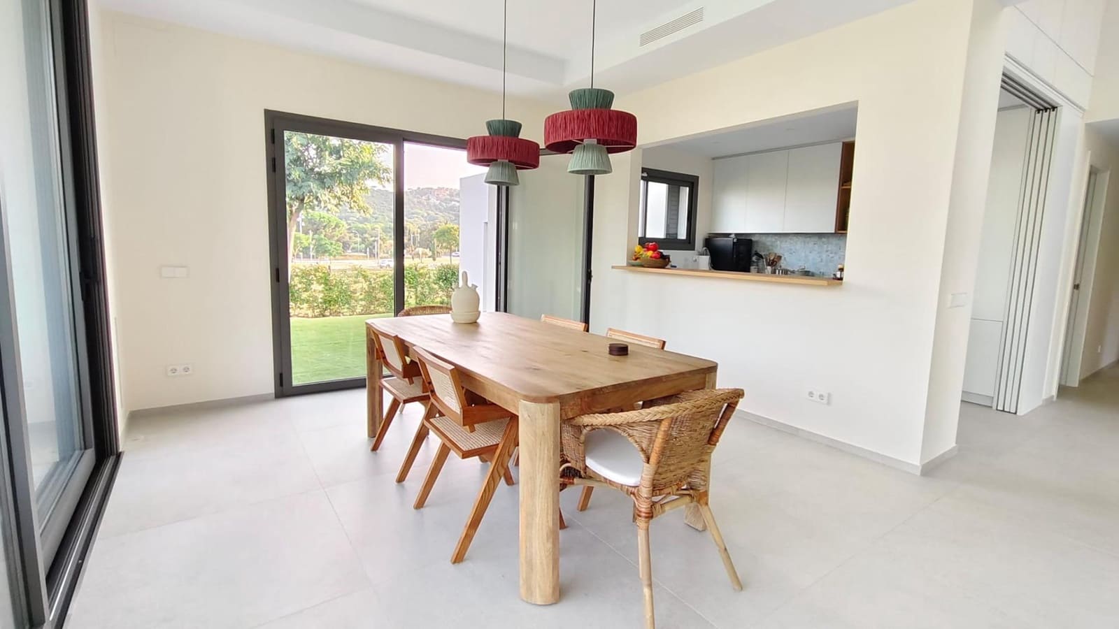 5 bedroom Villa for rent in S'Agaro with pool garage - € 8,000 (Ref: 9878961)
