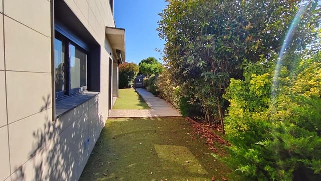 4 slaapkamer Villa te koop in Vilobí d'Onyar met garage - € 625.000 (Ref: 9878963)