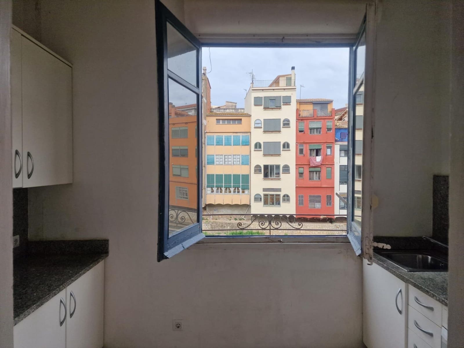 2 sovrum Lägenhet till salu i Girona stad - 330 000 € (Ref: 9892460)