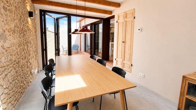3 bedroom Townhouse for rent in Vulpellac, Forallac - € 4,500 (Ref: 9893996)