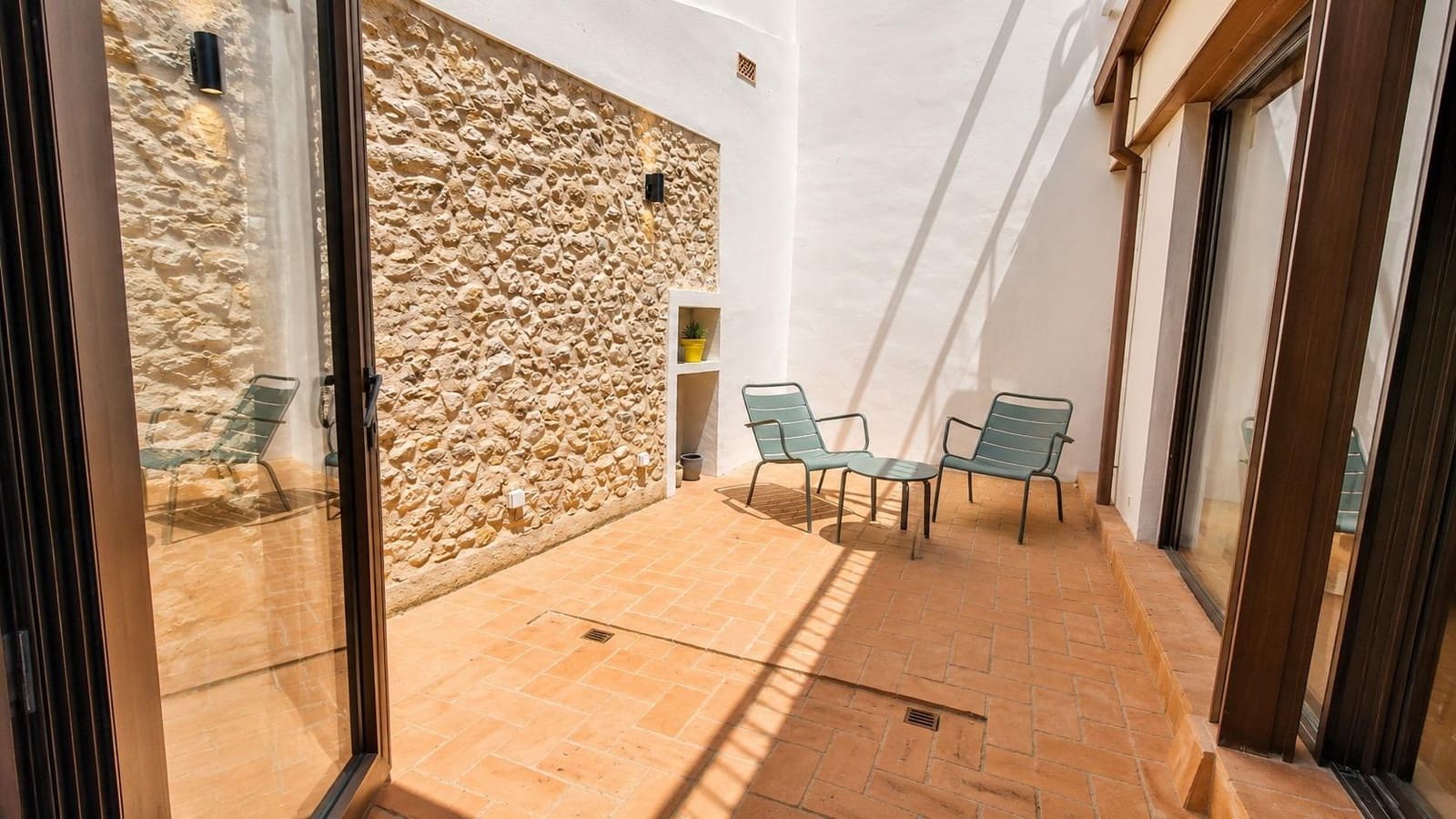 3 soverom Hus til leie i Vulpellac - € 4 500 (Ref: 9893996)