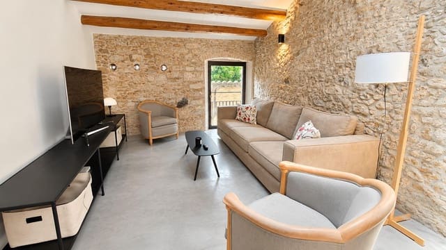 3 bedroom Townhouse for rent in Vulpellac, Forallac - € 4,500 (Ref: 9893996)