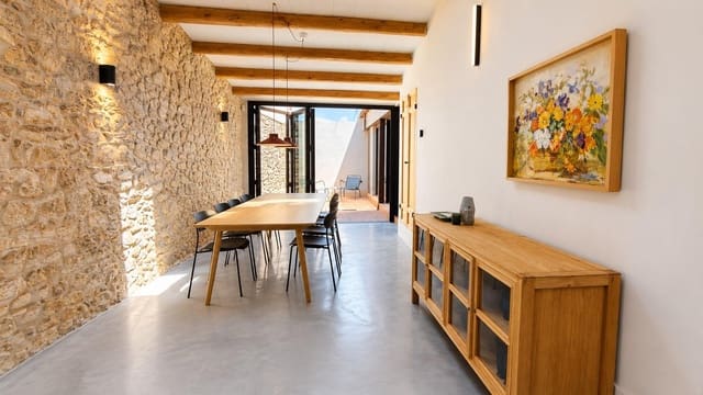3 bedroom Townhouse for rent in Vulpellac, Forallac - € 4,500 (Ref: 9893996)